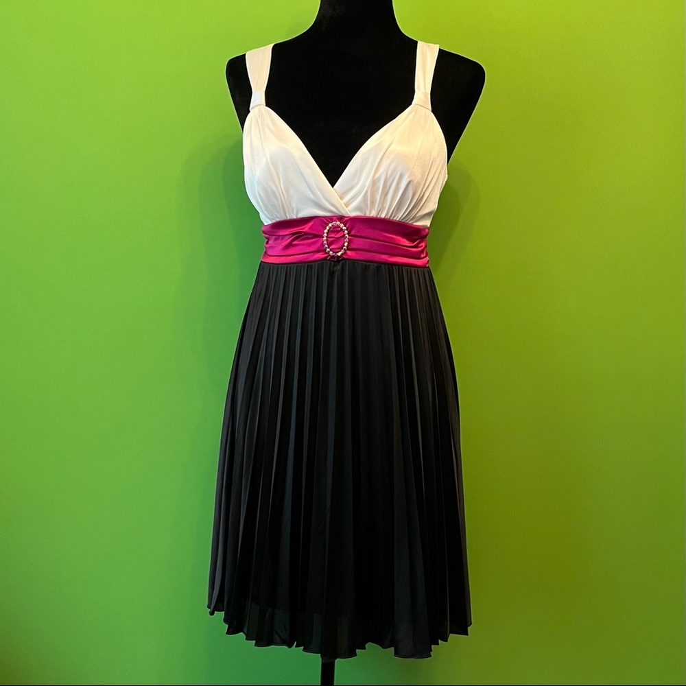 City Triangles Pink/black/white romantic Formal Dress, Size M